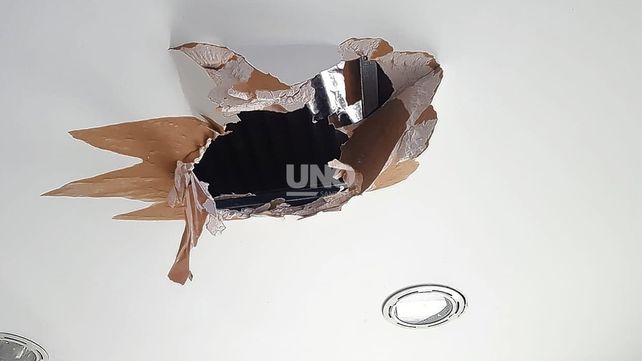 Boquete. Los delincuentes lograron llegar al techo del comercio e ingresaron rompiendo las chapas y el durlock