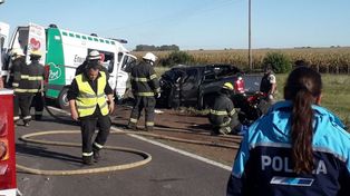 Los cuatro ocupantes de la Amarok fallecieron. Era una familia que estaba viajando de vacaciones a Mendoza.&nbsp;