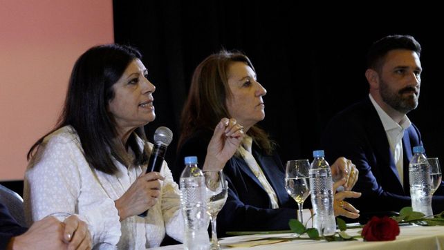 clara-garcia-monica-fein-enrique-estevez-socialismojpg