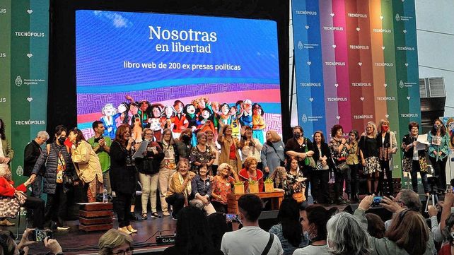 Presentan en Paraná un libro colectivo de expresas políticas