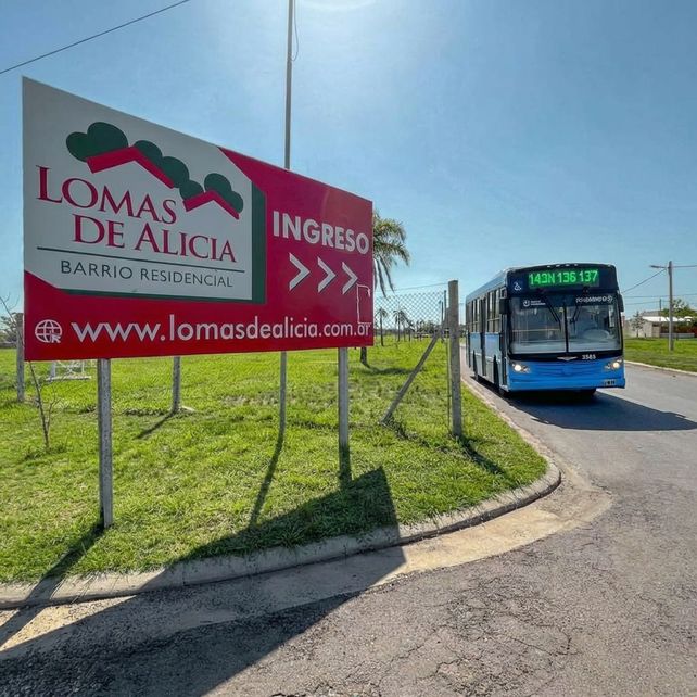Se viene el paso de la línea 143 en barrio Lomas de Alicia de Granadero Baigorria