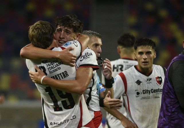 Scarpeccio anotó en la victoria de Newell's ante Central Córdoba. Los pibes del club siempre son alternativas válidas. 