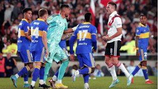 La imagen que desató el escándalo. Agustín Palavecino gritándole el gol de Miguel Borja a los futbolistas de Boca.