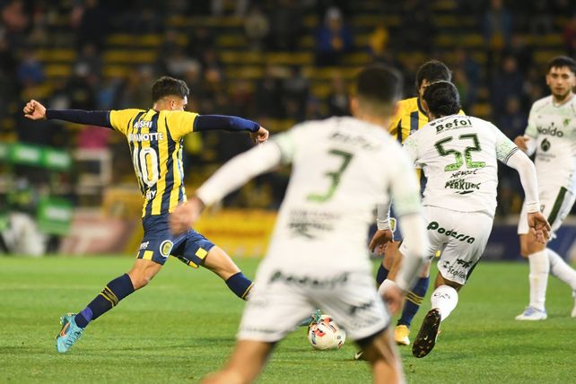 Central ganó su primer partido con Tevez tras sufrir con Sarmiento