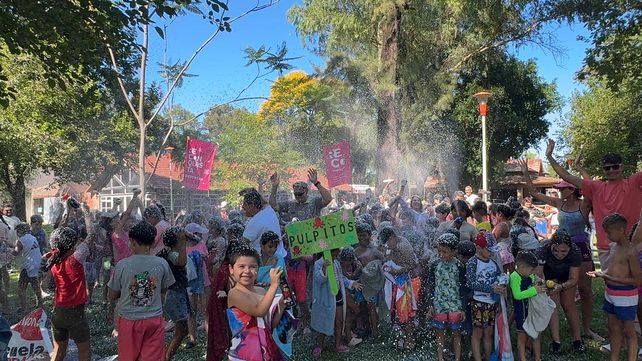 En la inauguración hubo una fiesta de la espuma.