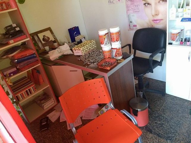 Destrozos. Así quedó el centro de estética