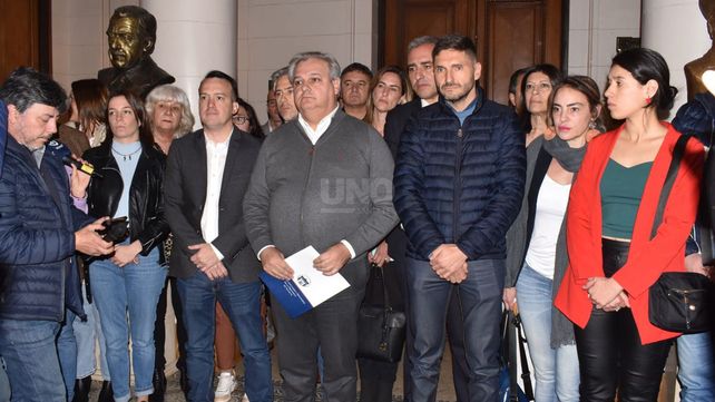 Los diputados provinciales tras la reunión por el ataque que vivó la vicepresidenta