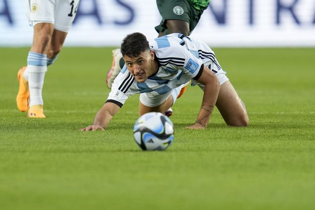 Alej Veliz tuvo un par de chances, pero no pudo facturar. El atacante tuvo un partido flojo.
