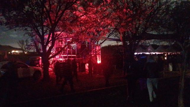 En plena madrugada los agentes municipales junto a la policía desbarataron una fiesta ilegal en el sudoeste.