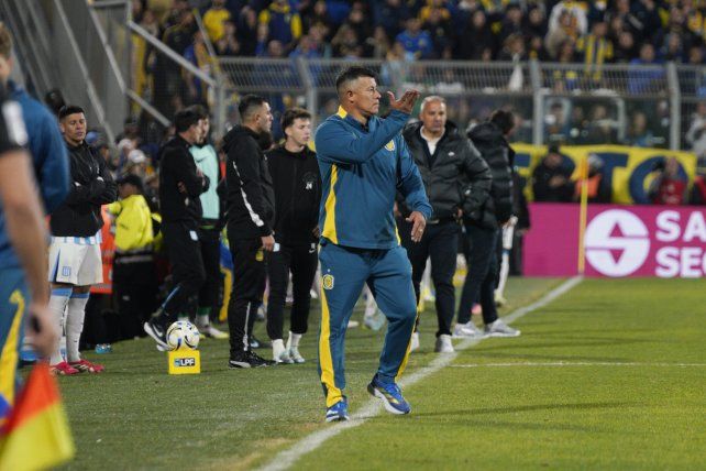 Jorge Almirón confirmó los once de Central que enfrentarán a River en el Monumental.