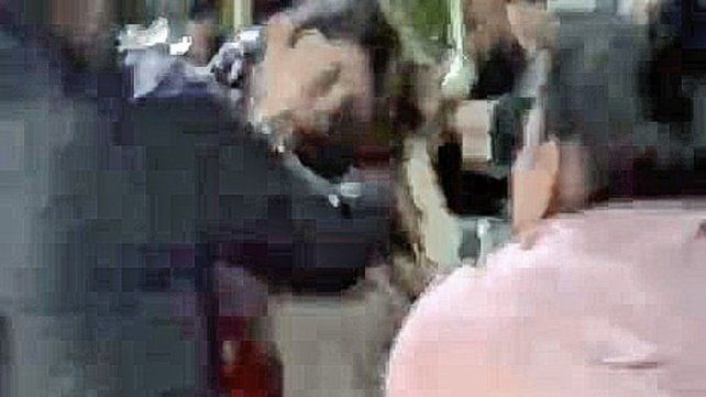 Violento enfrentamiento entre mujeres en Chajarí: intervención policial tras pelea en la vía pública.
