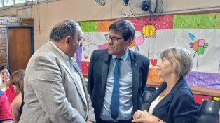 El ministro Goity estuvo en el acto de inicio de clases realizado en la escuela Sargento Cabral y habló sobre la paritaria docente