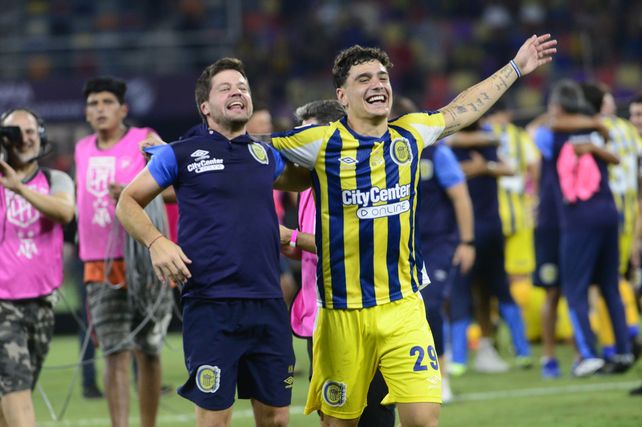 Luca Martínez Dupuy celebró con alma y vida el título conseguido por Central ante Platense.