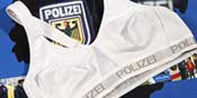 Las polic&iacute;as alemanas tendr&aacute;n en su uniforme un corpi&ntilde;&oacute; antibalas