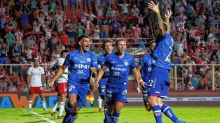 Oscar Piris anotó el tanto de la apertura del marcador en el estadio 15 de abril.&nbsp;