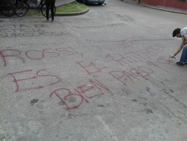 Escracharon la casa del juez Rossi