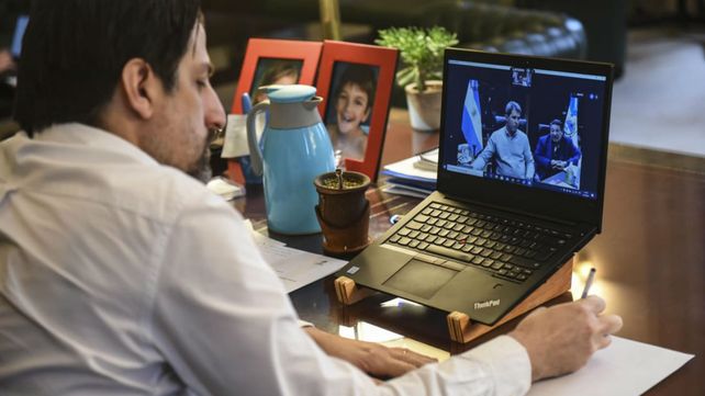 Trotta convers&oacute; por teleconferencia con el gobernador de San Juan.