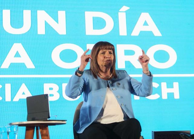 Patricia Bullrich habló en la presentación de su libro “De un día para otro”.