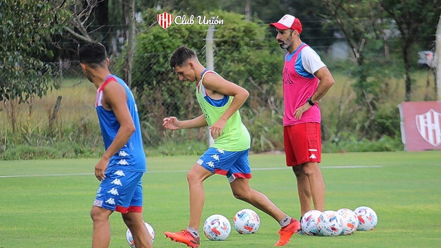 Las opciones de Azconzábal para armar la defensa de Unión