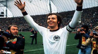 El mundo del fútbol le rinde un merecido tributo a Der Kaiser.