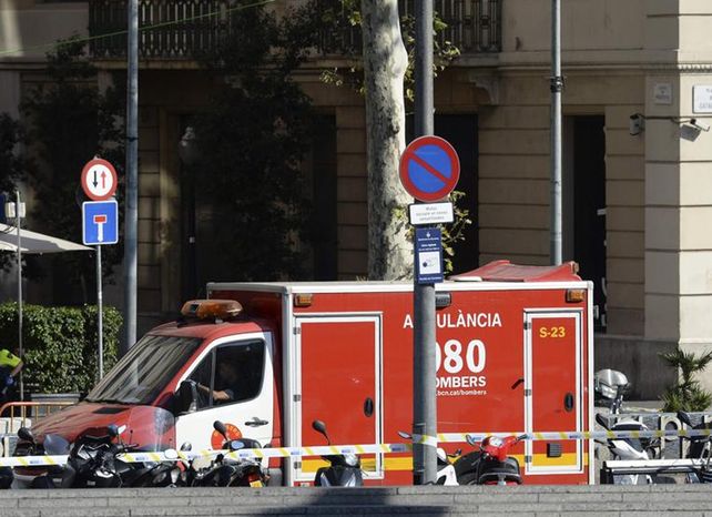 Un atentado reivindicado por ISIS dejó 13 muertos y sembró el terror en Barcelona