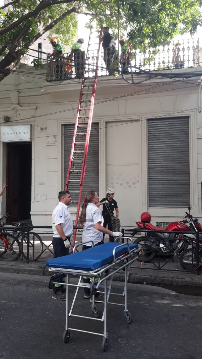 Un obrero herido tras el derrumbe de una medianera de una obra en construcción