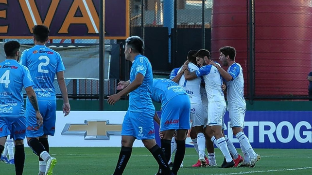 Godoy Cruz derrotó a J.J. Urquiza por 3-1 y avanzó a los 16avos de la Copa Argentina.