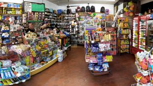 Con el Mundial, los kioscos rosarinos venden más bebidas, fiambre y snacks