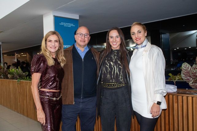 Petra Albano. María José Gindre, Oscar Vera y Carla Lorenzón