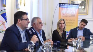 Puntapié. Ayer se realizó el lanzamiento formal de la feria en la Municipalidad.