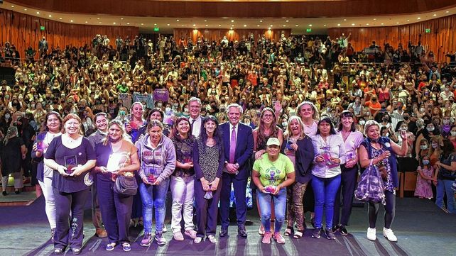 8M: Fernández quiere un futuro donde la desigualdad desaparezca