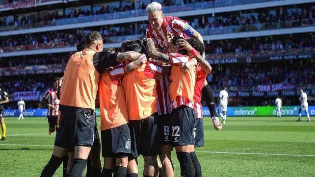 Estudiantes se quedó con el clásico de La Plata venciendo 2-0 a Gimnasia.