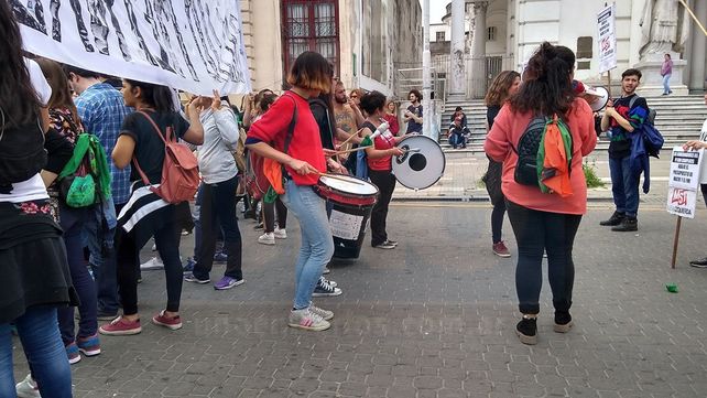 Por trabajo, producción y soberanía gremios y organizaciones sociales se manifestaron en Paraná