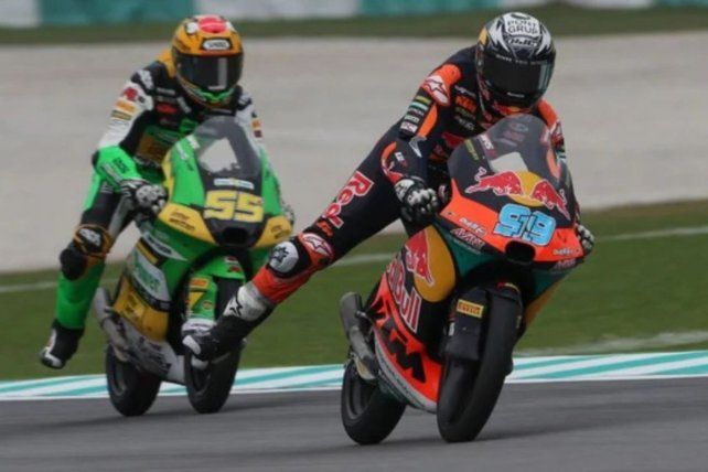 Durísimo choque en Moto 3 en el GP de Malasia Durísimo choque en Moto 3 en el GP de Malasia