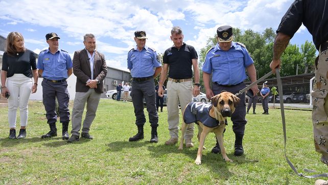 Inauguraron una pista de adiestramiento canino para búsqueda de estupefacientes y control penitenciario. Está ubicada en la Unidad Penal 1 de Paraná