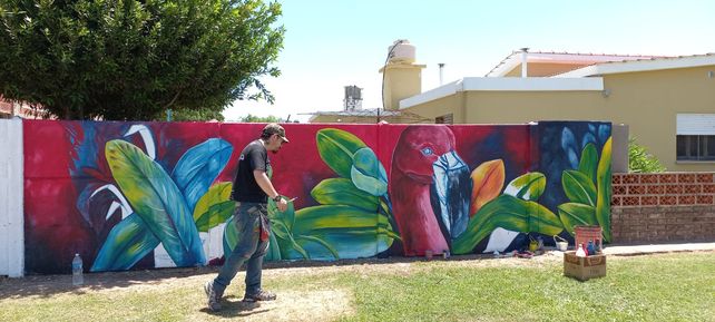 Pinceladas de arte entre quince muralistas en el aniversario de Carrizales