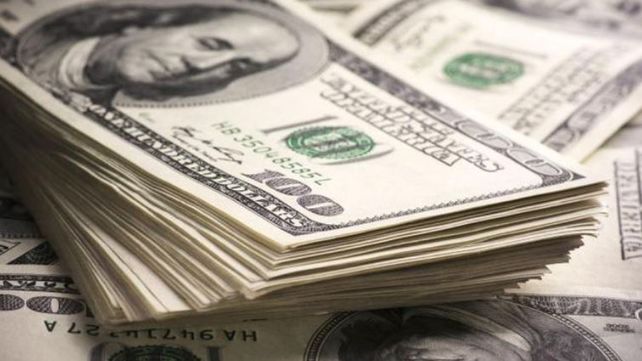 El dólar no para y arrancó el miércoles en 44,30 pesos