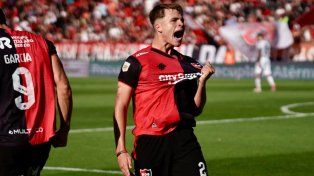Mateo Silvetti se metió con seguridad en la primera de Newells. Tuvo el promedio de puntos más alto del equip, junto con Lucas Hoyos