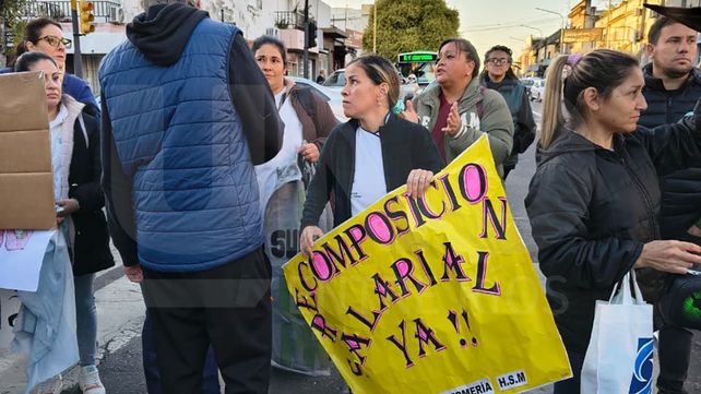 Trabajadores de salud de Paraná se movilizaron para reclamar recomposición salarial y condiciones laborales. Las notas elevadas al ministro de Salud.