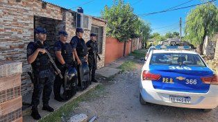 Durante el operativo se incautaron 12 millones de pesos y más de 7 mil dólares.