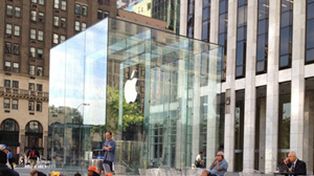 Apple sigue batiendo récords: vendió dos millones de iPhone 5