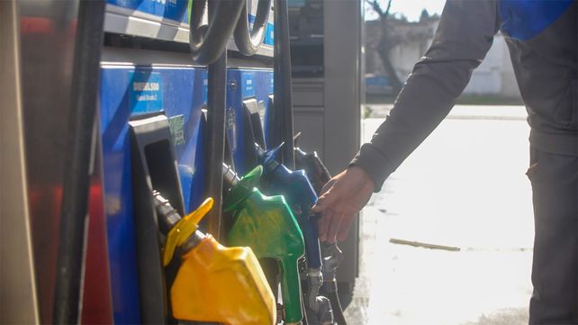 YPF subió los precios de los combustibles este sábado