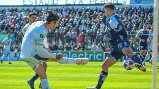 Gimnasia empató con Sarmiento con polémica y no pudo alcanzar a Atlético Tucumán