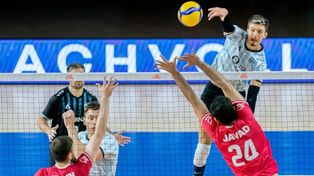 Palonsky pegó ante el bloqueo de Jayad.&nbsp;