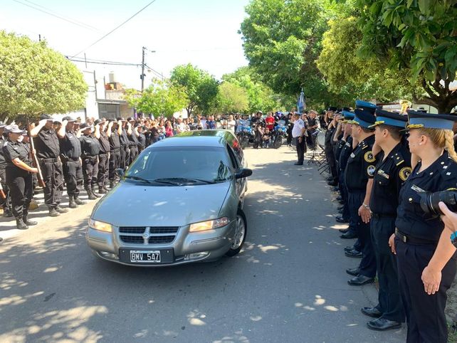 Despedida de honor al policía Leoncio Bermúdez. Dolor y reclamo de justicia en medio de un acto emocionante.&nbsp;