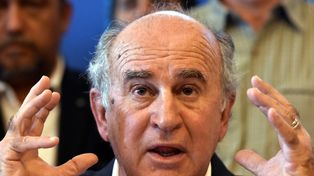 El senador Oscar Parrilli sostuvo que “se calcula que hay fuera del país entre 350.000 millones y 400.000 millones de dólares sin declarar”.