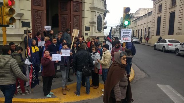Vecinos vuelven a movilizarse este martes en rechazo de los nuevos recorridos de los colectivos