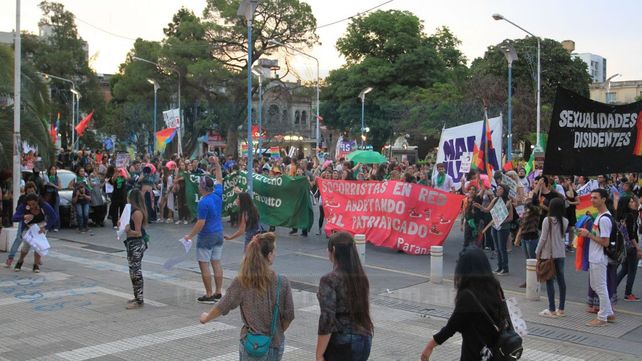 Se realizó en Paraná la primera Marcha del Orgullo Disidente