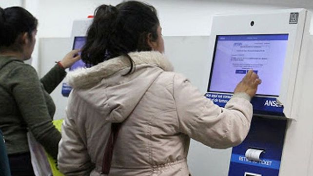 El 56% de las personas que accedieron al Ingreso Familiar de Emergencia (IFE) en Santa Fe