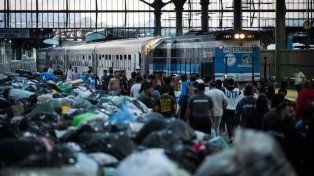 Esta colaboración fue organizada por la asociación Red Solidaria, con el apoyo de gremios ferroviarios y diversas entidades locales.